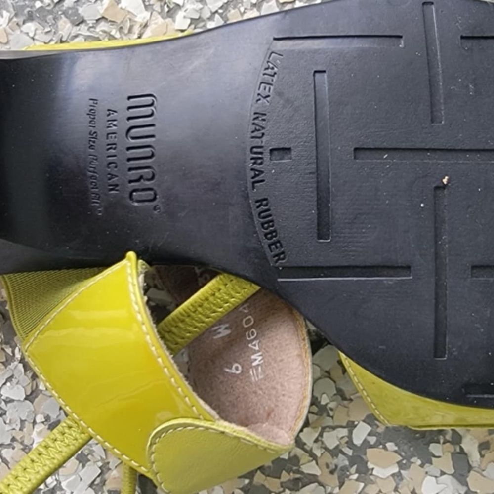 ***Sale***Munro Women's Green Sandals Made In USA - Picture 3 of 6